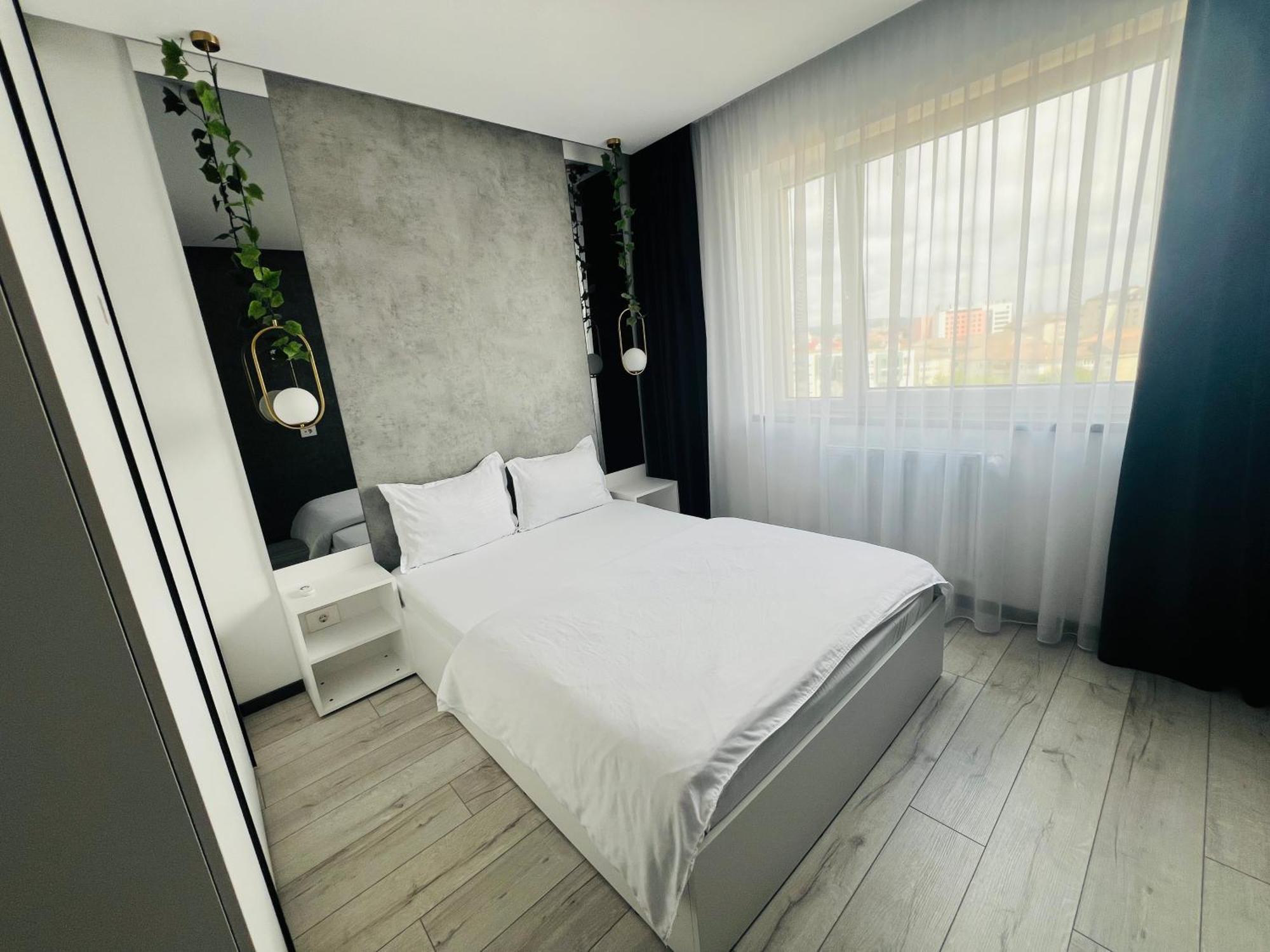 The Silver Grove Oradea Exterior photo